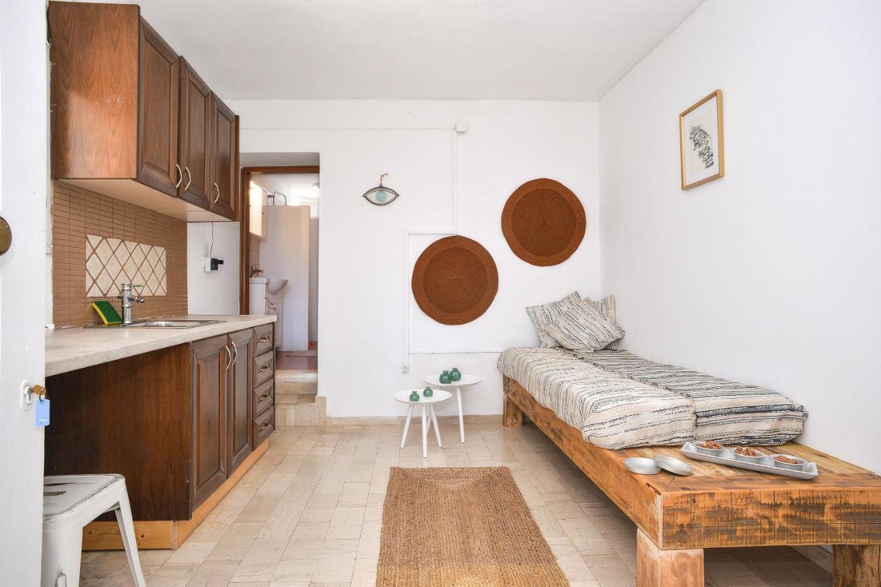 New! Paxoswhite Sea View Apartments & Studios! Гайос Екстериор снимка