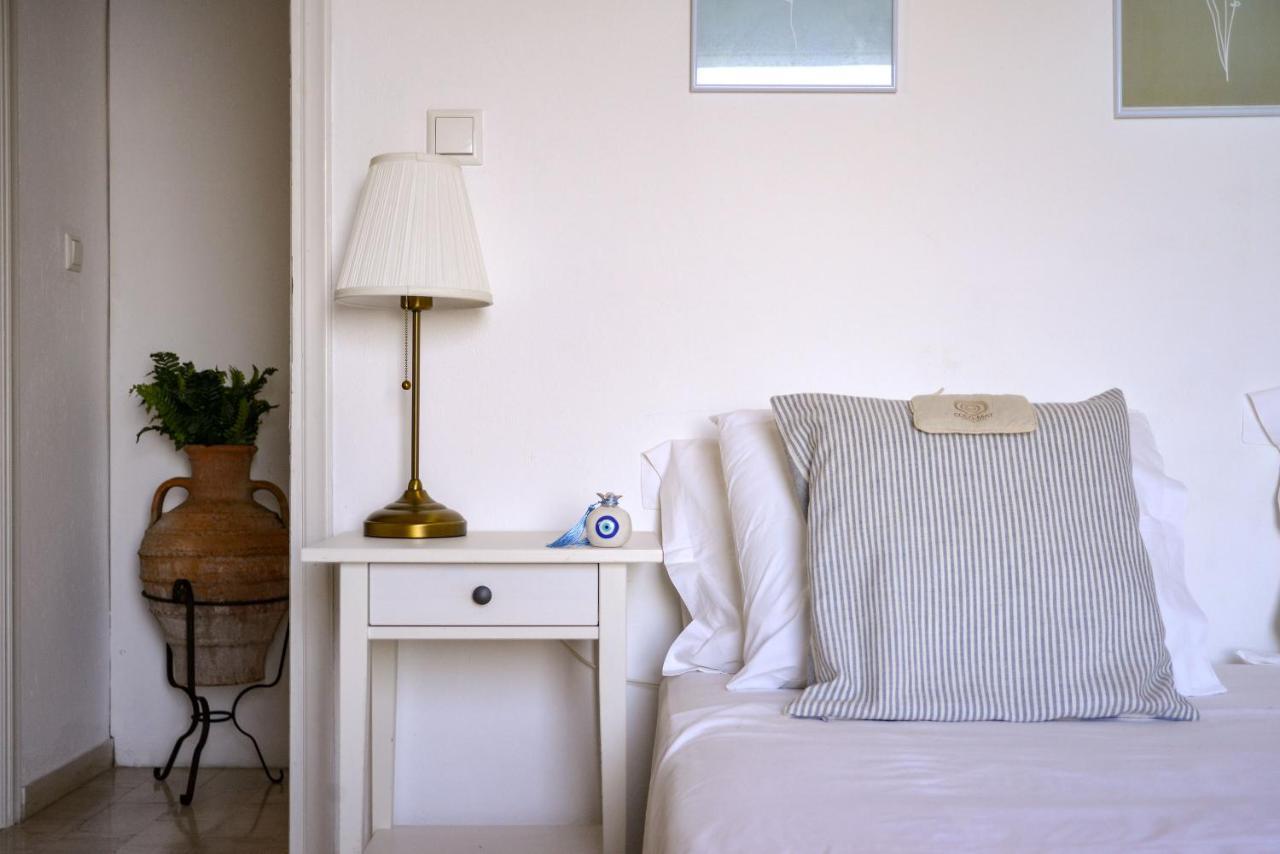 New! Paxoswhite Sea View Apartments & Studios! Гайос Екстериор снимка