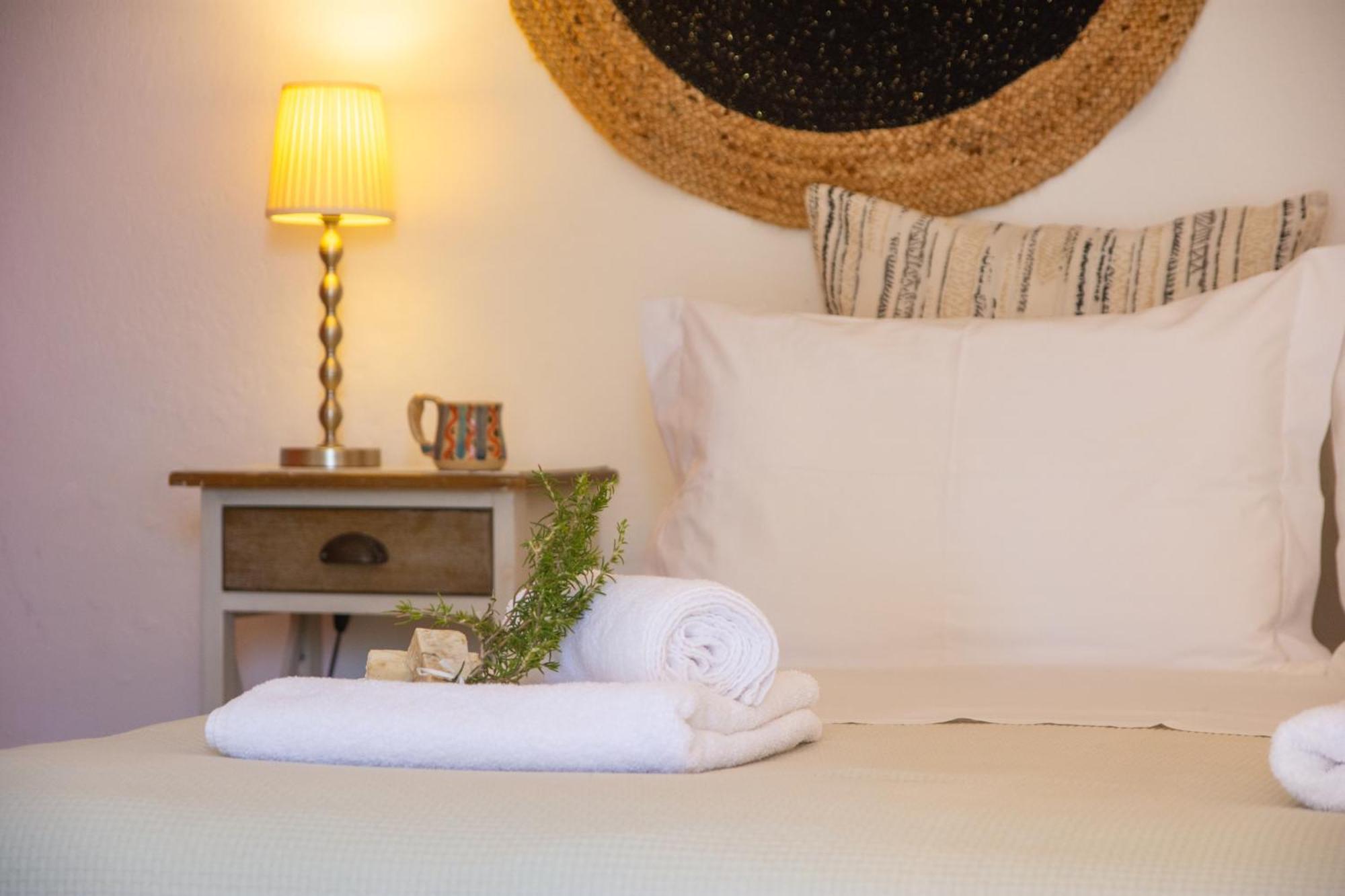 New! Paxoswhite Sea View Apartments & Studios! Гайос Екстериор снимка