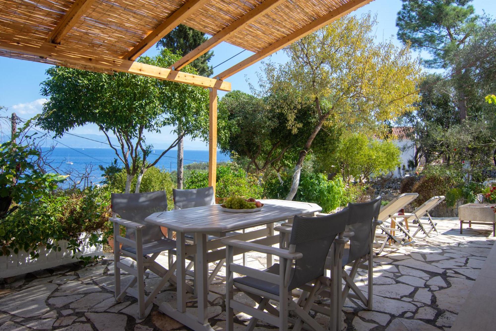 New! Paxoswhite Sea View Apartments & Studios! Гайос Екстериор снимка